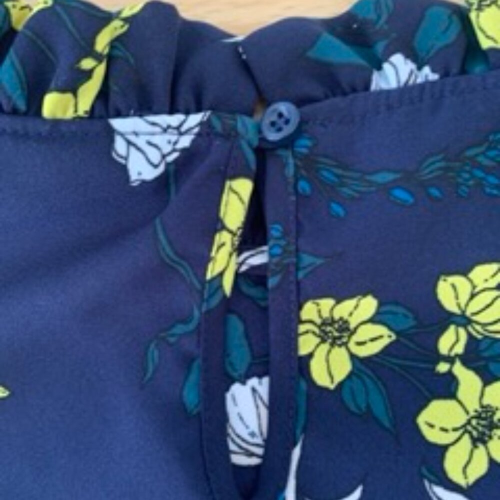 Halogen Ruffle Trim Shell Top - Picture 4 of 8